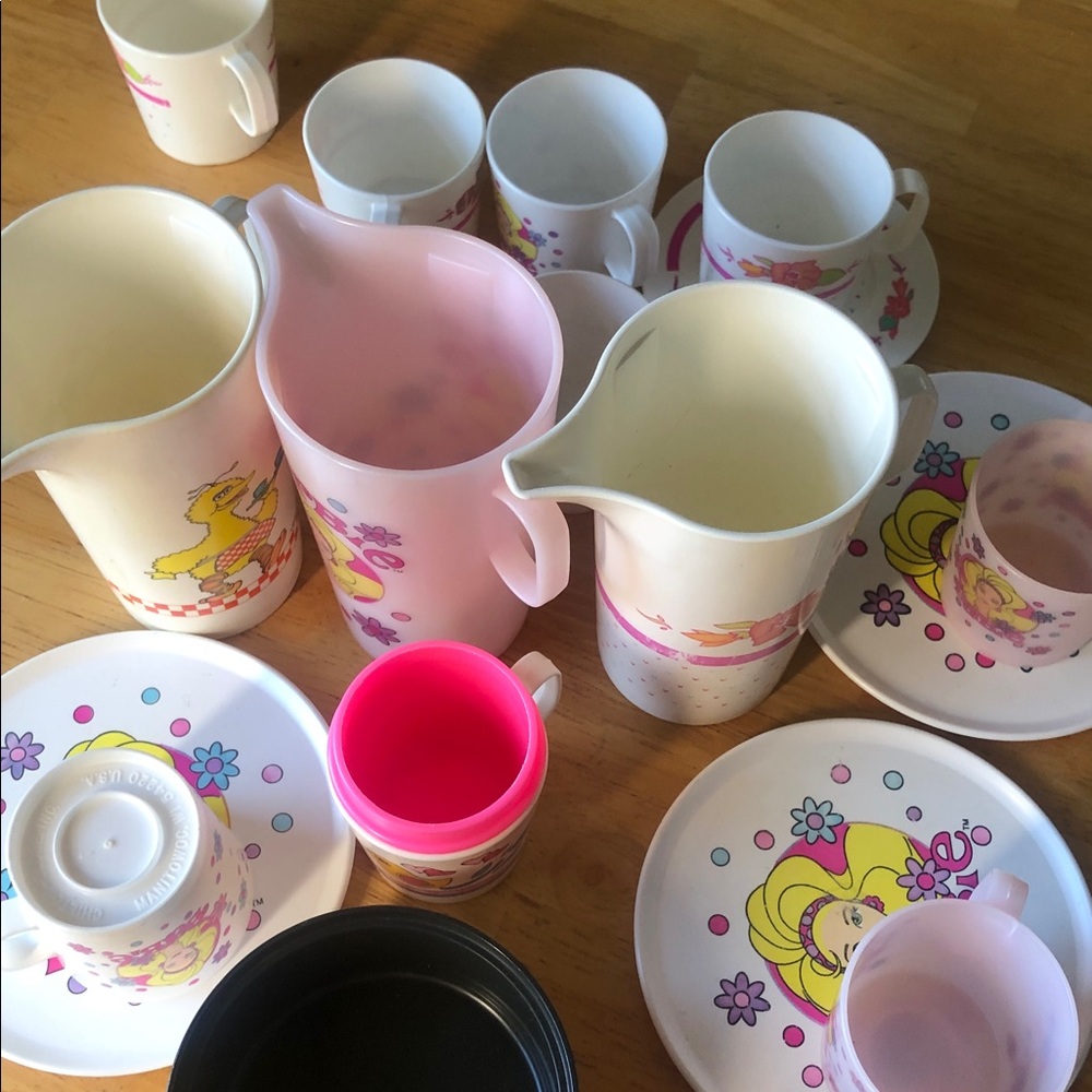 Barbie Princess Themed Dinnerware tea Set 18 pieces